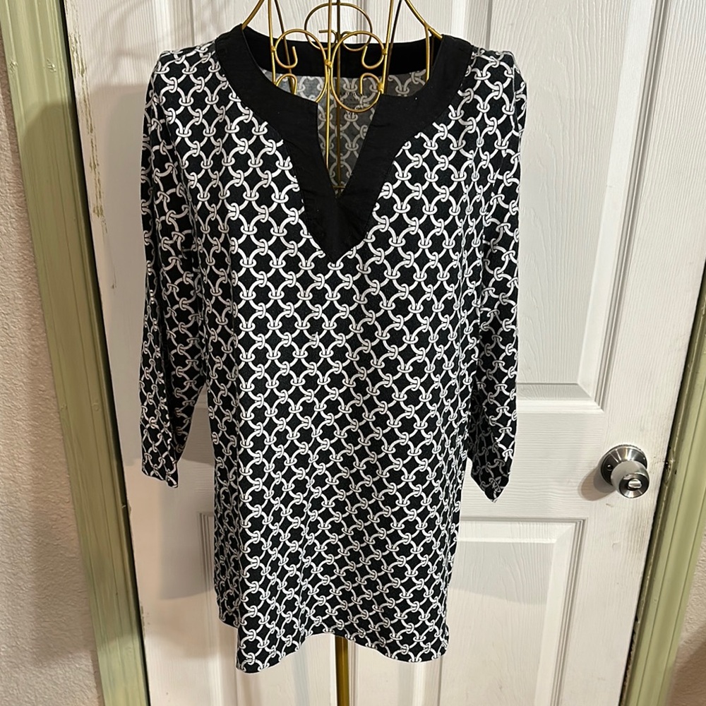 Charter Club Black and White Patterned v neck Top Size 0X